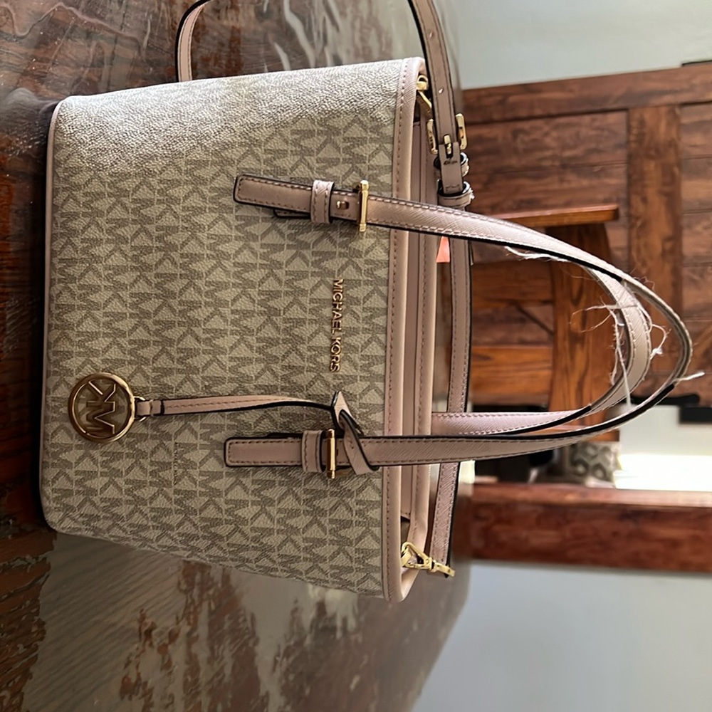 Micheal kors authentic handbag